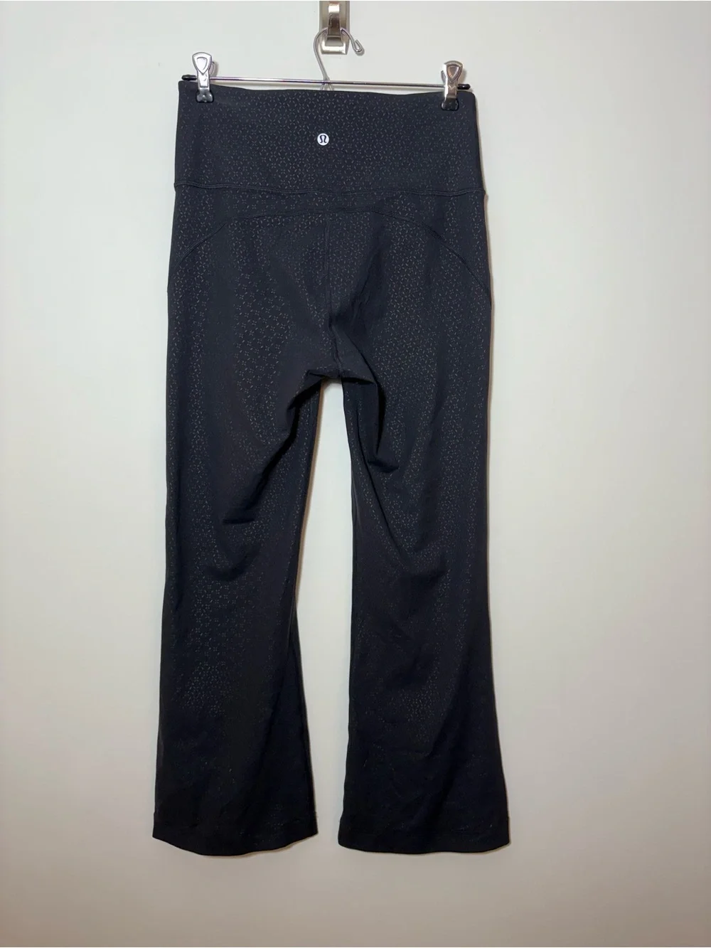 Lululemon Sz 8 Black Groove Super-High-Rise Flared Pant Nulu Gradiate Geo